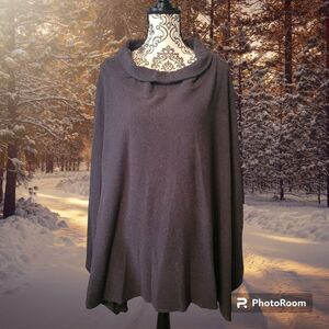 Chalet poncho NWT